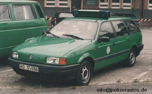 DMC Decals 43-015 Ford Galaxy - VW Sharan - Ford Scorpio - VW Passat - etc. BUNDESGRENZSHUTZ - German Border Patrol. 1999.