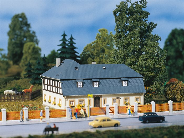 Auhagen 11385 Villa "Mühlenweg 1" H0