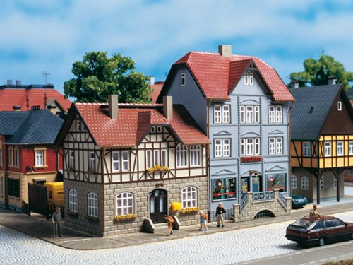 Auhagen 12346 Beboelsesejendom Bahnhofstrasse 9-11 H0