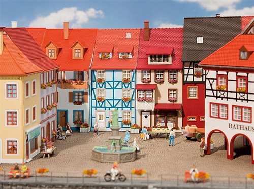 Faller 130495 To små byhuse med bageri i det ene, ep V, H0