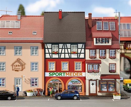 Faller 130498 Byhus med sportsbutik, ep III, H0,