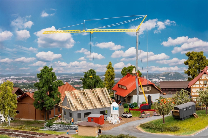 Faller 130658 Hus under opførsel, med kran, H0