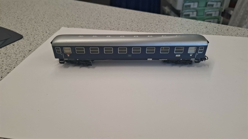 Märklin 4032 D-togvogn med Baglygter (BRUGT)