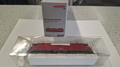 Märklin 39331 Ellokomotiv, Vectron EB 3203, DSB, ep VI (BRUGT)