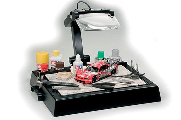 Tamiya 74064  ARBEJDSSTAND M/FORST.GLAS