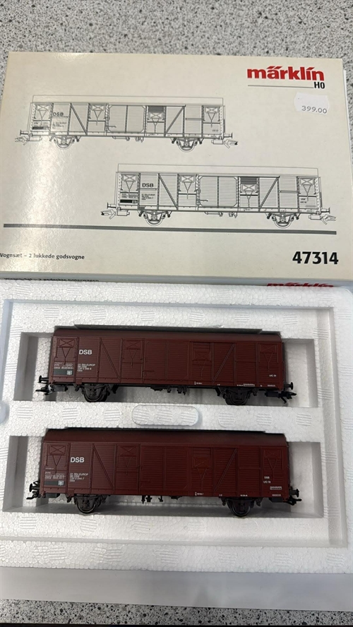 Märklin 47314 Sæt med to lukkede godsvogne (BRUGT)