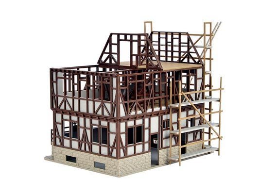 Vollmer 46889 Bindingsværkshus under opførelse, H0