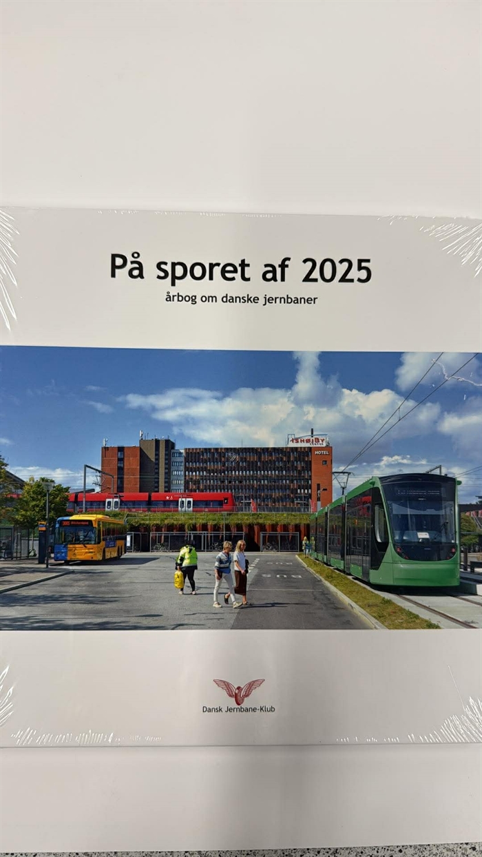 DJK 2025 På sporet af 2025, årbog om danske jernbaner