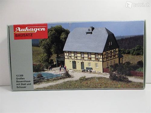 Auhagen 12359 Grosses Bauernhaus mit Stall und Schauer, H0