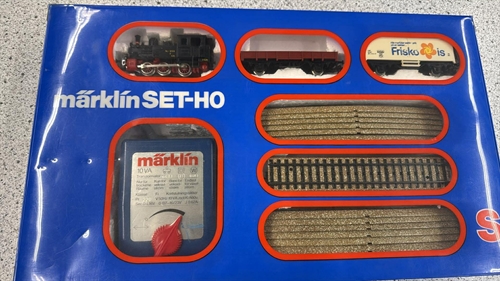 Märklin 0984 Startsæt med godstog, Frisko Is vogn, M-skinneoval og trafo (BRUGT)