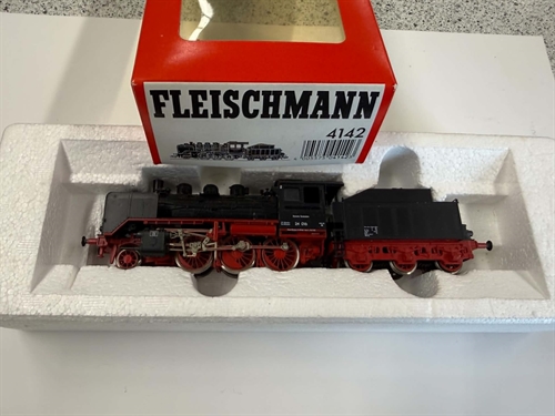 Fleischmann 4142 Damplokomotiv. DB 24 016 DC Analog (BRUGT)