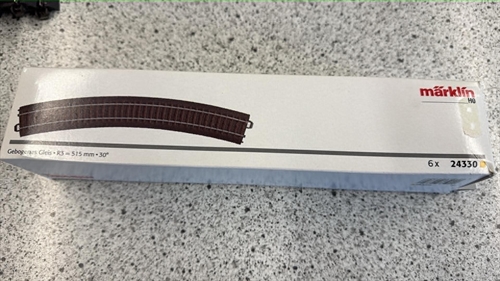 Märklin 24330 Buet skinne R3 prisen er pr stk (BRUGT)