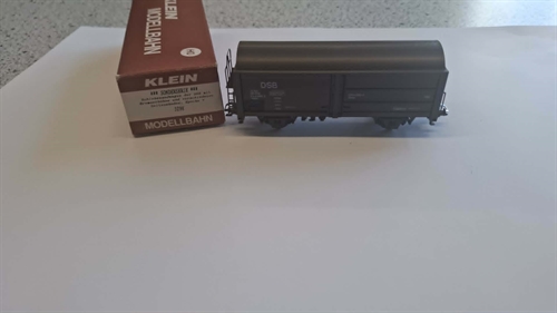 Klein modellbahn 329E specialserie skydedørsvogn fra DSB, type Hims med bremserplatform og forskellige sidevægge Epoke V (BRUGT)