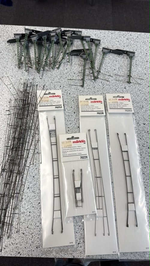 Märklin 3000 Lot med 20 enkeltmaster, to dobbeltmaster og køreledninger (BRUGT)