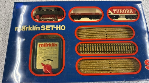 Märklin 0982 Startsæt med godstog, Tuborg vogn, M-skinneoval og trafo (BRUGT)
