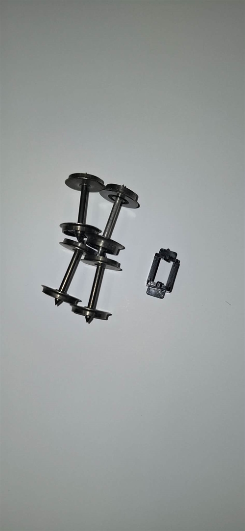 4 Ac aksler ti ADE vogne og 1 adapter til slæbesko 990101