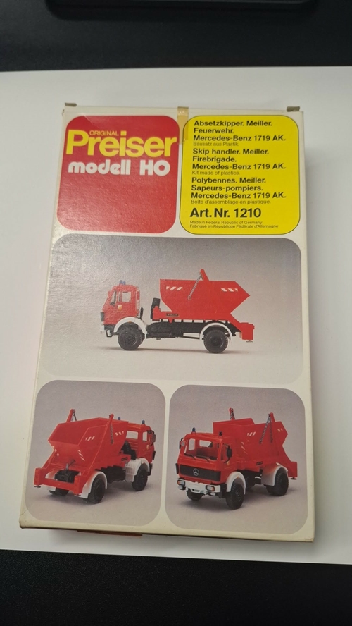 Preiser 1210  Mercedes Benz Brandmands håndtering Lastbil (BRUGT)