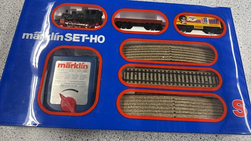 Märklin 0984-1 Startsæt med godstog, Fætter BR vogn, M-skinneoval og trafo (BRUGT)