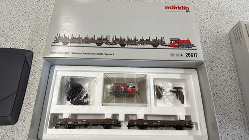 Märklin 26617 Togsæt med Köf og vogne belæsset med aksler (BRUGT)