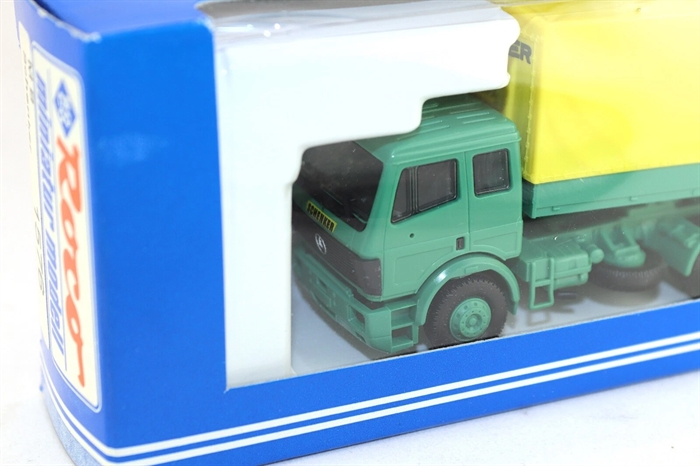 Roco 1576 Mercedes lastbil med Schenker trailer, H0